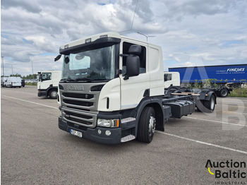 Camión chasis SCANIA P 450