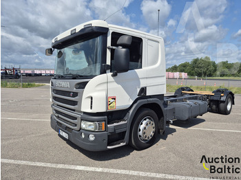 Camión chasis SCANIA P 450
