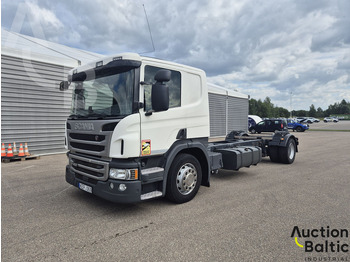 Camión chasis SCANIA P 450