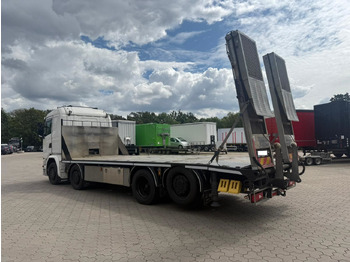 Camión caja abierta Scania G450 Baumaschinentransporter mit Rampen: foto 3