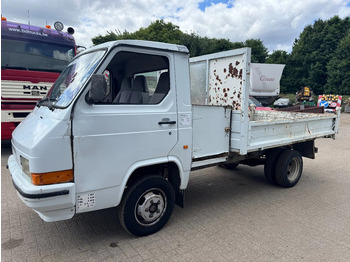 Furgoneta basculante NISSAN