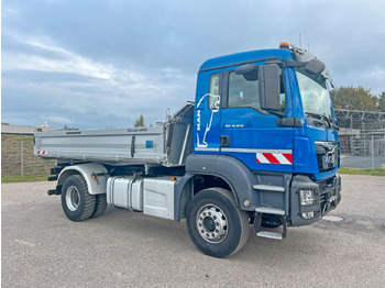 Camión volquete MAN