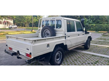 Pick-up Toyota Land Cruiser HZJ79L: foto 3