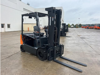 Carretilla elevadora eléctrica Doosan B35X-7 PLUS: foto 4