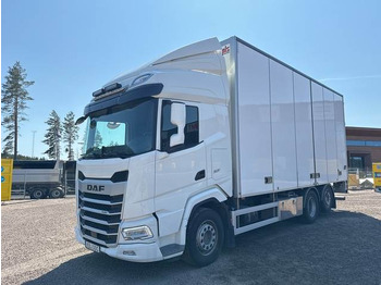Camión caja cerrada DAF XF 530