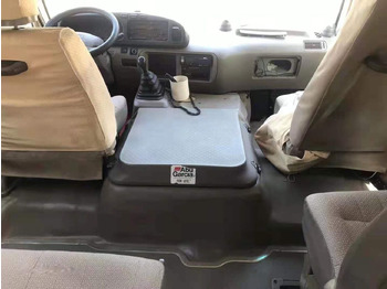 Autobús suburbano Toyota Coaster: foto 3
