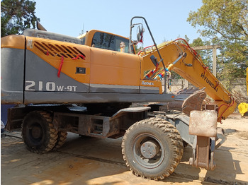Excavadora de ruedas HYUNDAI R210