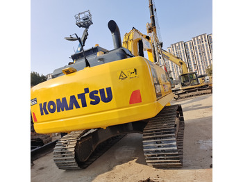Excavadora de cadenas KOMATSU PC200-8: foto 3