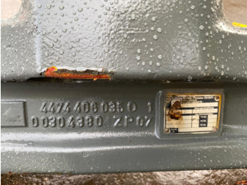 Eje y piezas para Maquinaria de construcción Liebherr ZF AP 415 aus L 564: foto 4