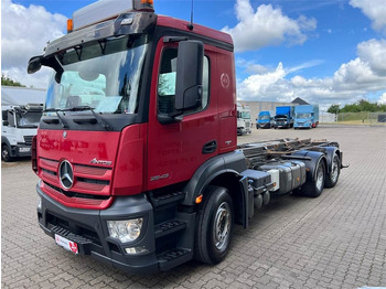 Camión portacontenedor de cadenas MERCEDES-BENZ Antos 2543