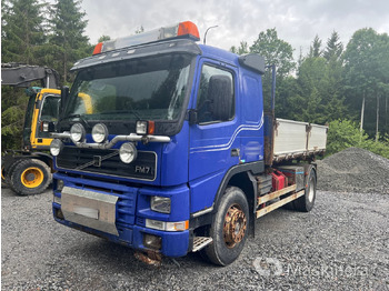 Camión volquete VOLVO FM7