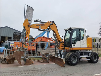 Excavadora de ruedas LIEBHERR A 910