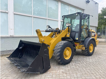 Cargadora de ruedas CATERPILLAR 906M