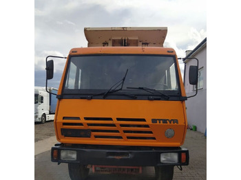 Camión volquete STEYR