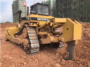 Bulldozer CATERPILLAR