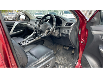 Coche familiar MITSUBISHI SHOGUN SPORT 2.4 DI-DC: foto 5