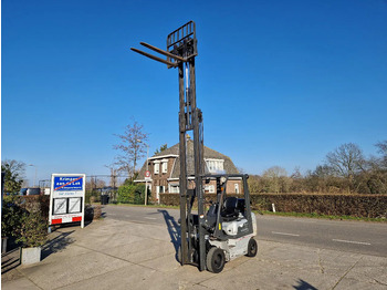 Carretilla elevadora de gas NISSAN