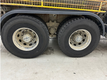 Camión cisterna Renault Kerax 320 DCi - 6x4: foto 5 Camión cisterna Renault Kerax 320 DCi - 6x4: foto 5