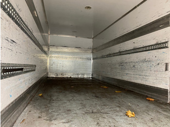 Camión caja cerrada Volvo FL 240: foto 5