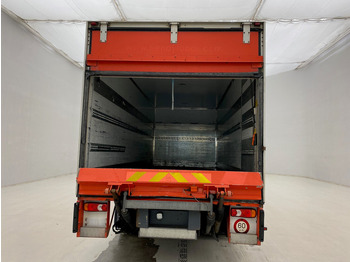 Camión caja cerrada Volvo FL 240: foto 4
