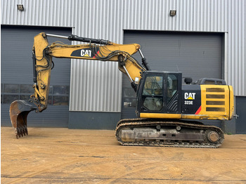 Excavadora de cadenas CATERPILLAR 323