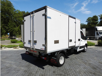 Furgoneta frigorifica FORD TRANSIT REGRIGERATOR BOX 0*C POWER SUPPLY 230V CRUISE CONTROL AIR CONDITIONING TWIN WHEELS  170HP: foto 3