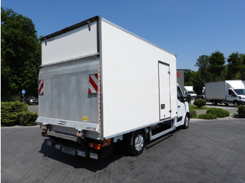 Furgoneta caja cerrada RENAULT MASTER  BOX LIFT 8 PALLETS CRUISE CONTROL LED LIGHTS AIR CONDITIONING  165HP: foto 3