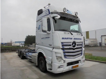 Camión chasis Mercedes-Benz Actros 2542 6X2: foto 3