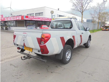 Pick-up Mitsubishi L200 4X4 PICK-UP: foto 5