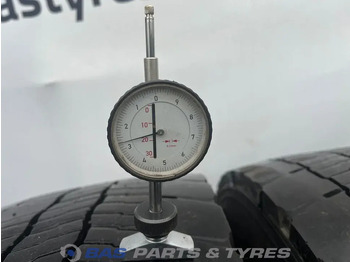 Neumático para Camión Michelin Remix Michelin Remix 315/70R22.5 X Multi D 154/150 M+S 3PMSF gebruikte set: foto 3 Neumático para Camión Michelin Remix Michelin Remix 315/70R22.5 X Multi D 154/150 M+S 3PMSF gebruikte set: foto 3