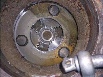 Leasing de REDUCTOR DE GIRO LIEBHERR R964B  REDUCTOR DE GIRO LIEBHERR R964B: foto 3