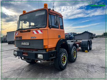 Camión chasis IVECO