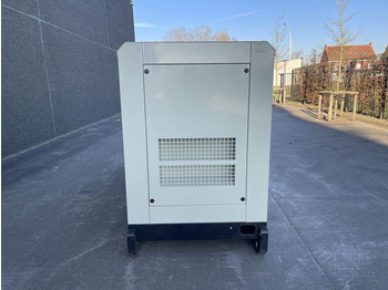 Generador industriale Cummins 220 kVA: foto 2