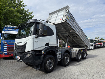 Camión volquete IVECO T-WAY