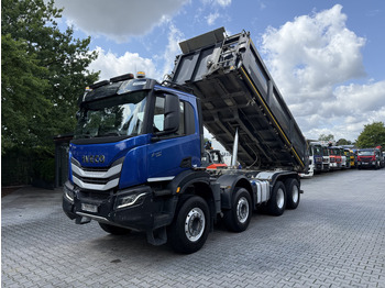Camión volquete IVECO X-WAY