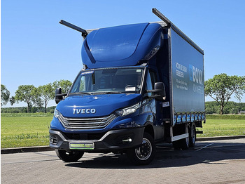 Furgoneta con lona IVECO Daily