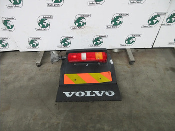 Carrocería y exterior para Camión Volvo 22087691//22087684// SPATBORD SET R+L FH EURO 6: foto 3