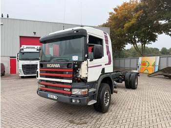 Camión chasis SCANIA 124