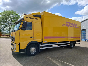 Camión caja cerrada VOLVO FH13 420