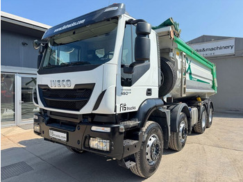 Camión volquete IVECO Trakker