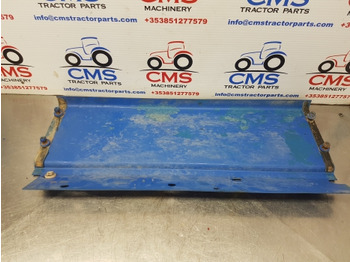 Guardabarros Ford New Holland 7840, 40 Series Cab Center Mudguard Panel Rhs 82003107: foto 3
