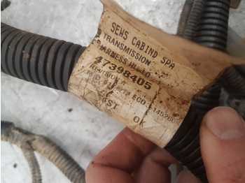 Cables/ Alambres para Tractor New Holland T5.95, T5.105, T5.115 Transmission Back End Wiring Loom 47398405: foto 4