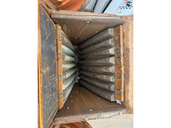 Trituradora de mandíbula Sandvik CJ412 Rock Jaw Crusher: foto 2