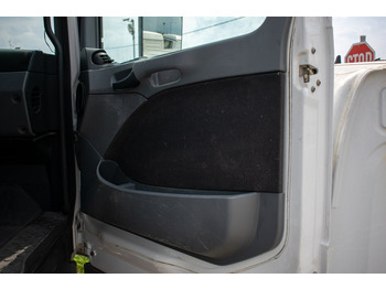 Puerta y piezas MERCEDES-BENZ Actros
