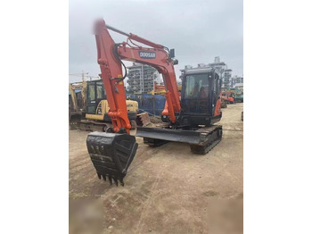 Excavadora de cadenas DOOSAN DX60