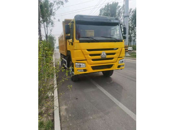 Camión volquete SINOTRUK HOWO