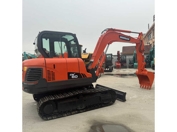 Excavadora de cadenas DOOSAN DX60-9C