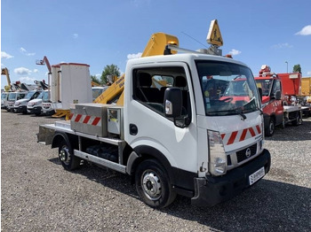 Camión con plataforma elevadora NISSAN
