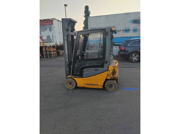 Carretilla elevadora eléctrica JUNGHEINRICH EFG 316