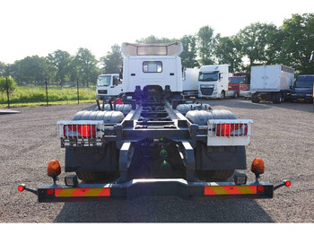 Camión chasis Scania P 230 Euro 5 6x2*4 TOP!! Retarder right hand steer: foto 4
